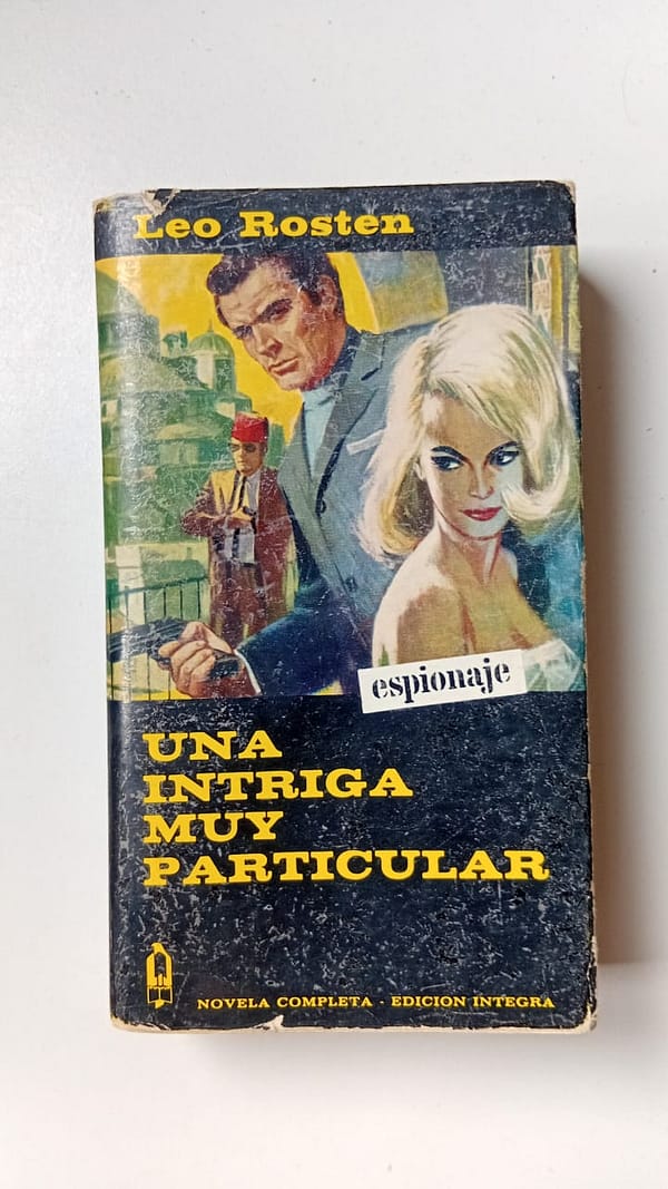 UNA INTRIGA MUY PARTICULAR UNA INTRIGA MUY PARTICULAR