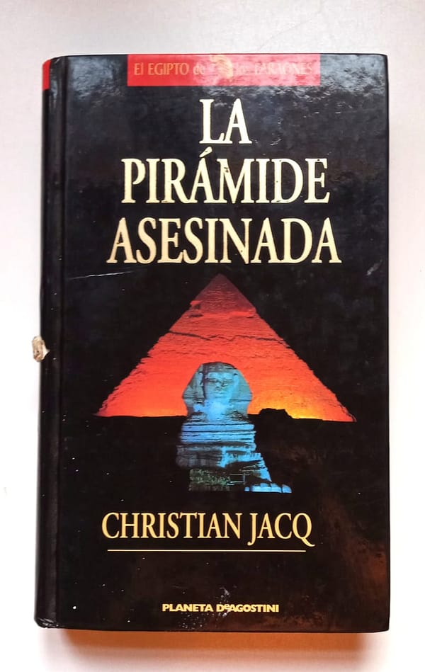 LA PIRAMIDE ASESINA LA PIRÁMIDE ASESINA